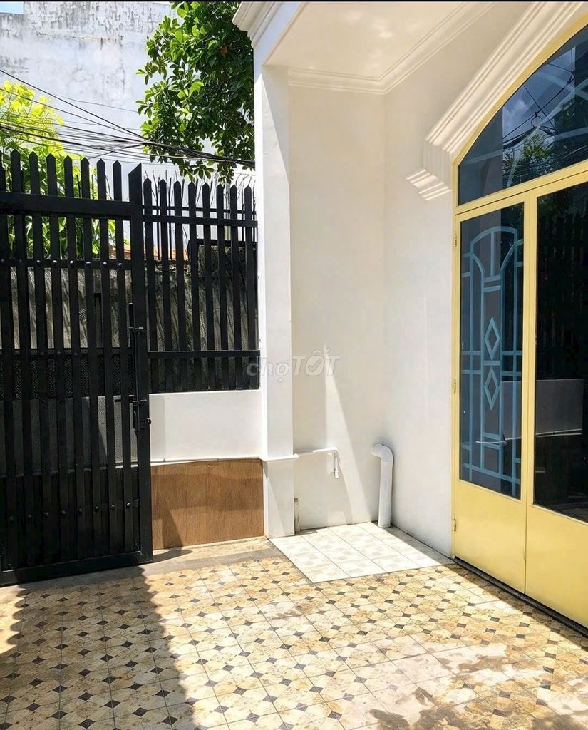 Rent the nnc - three bedrooms, 2 toilets - 8 million a month - 35/16 Bùi Quang Là, 171 12, Gò Vấp.