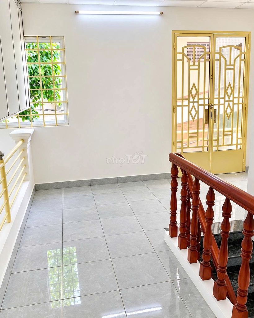 Rent the nnc - three bedrooms, 2 toilets - 8 million a month - 35/16 Bùi Quang Là, 171 12, Gò Vấp.