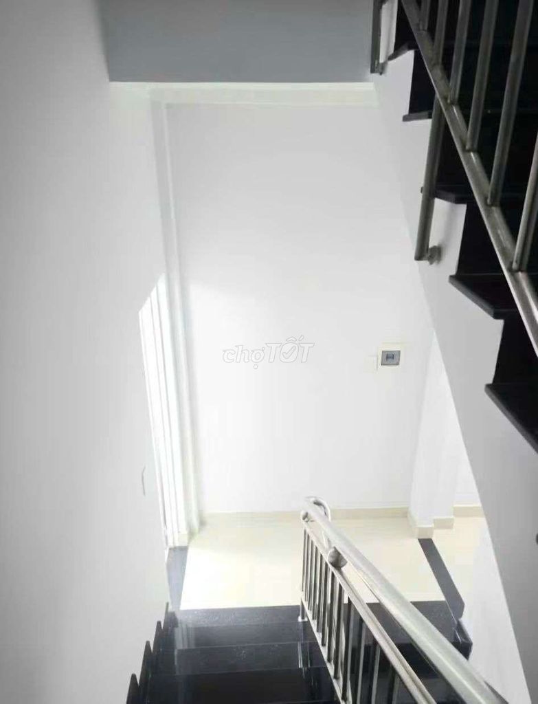 9th floor. Linh Xuân.