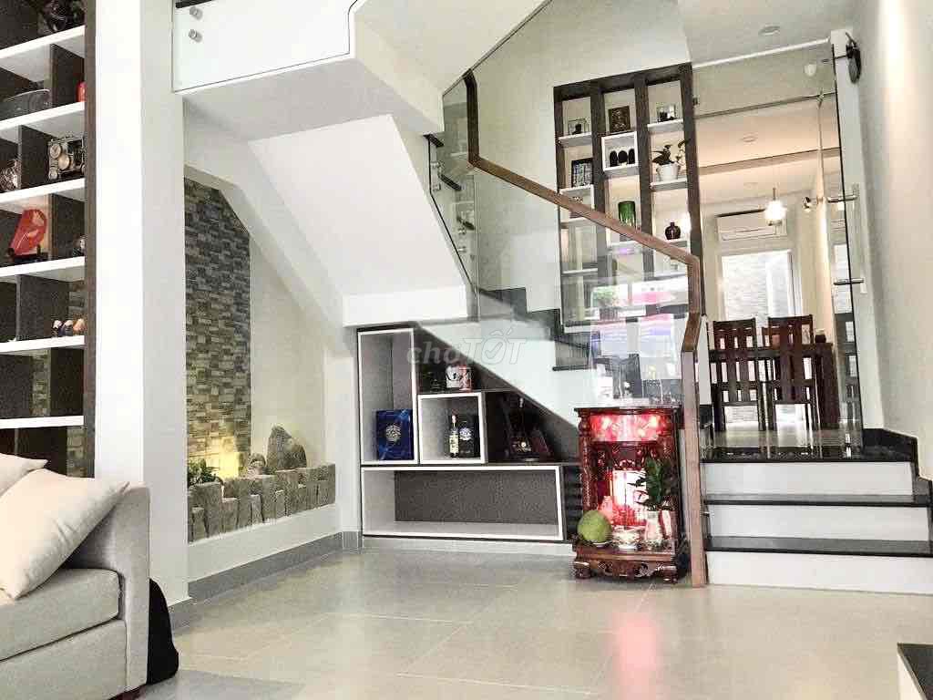 Four bedrooms, four toilets, four x16 meters, Đinh Bộ Lĩnh, 204 26, Bình Thạnh