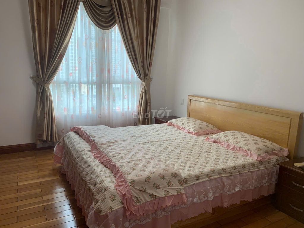 2 Beautiful Bedrooms