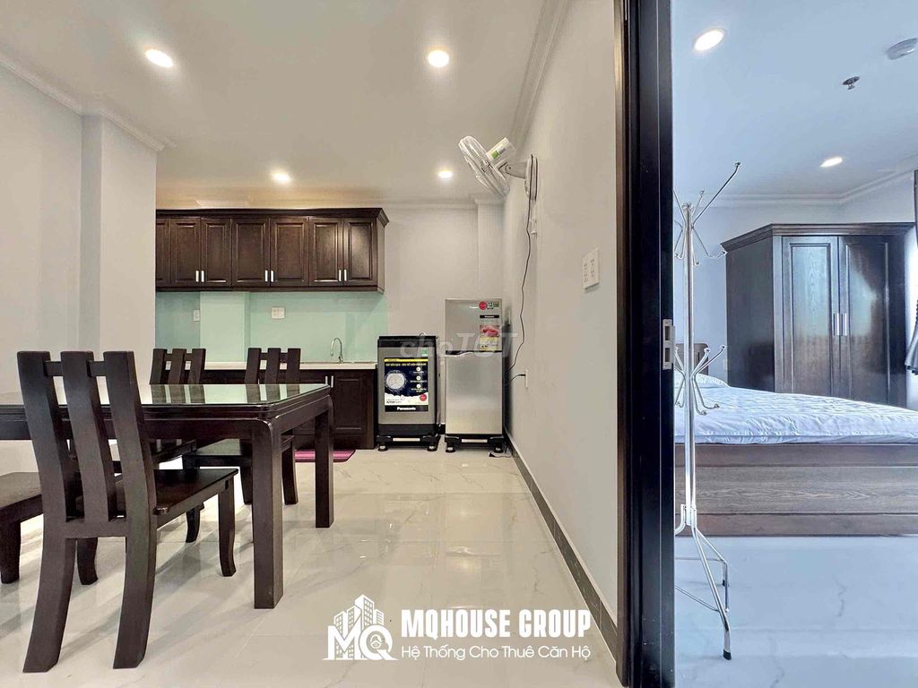 A room full of furniture close to Emart to good price.