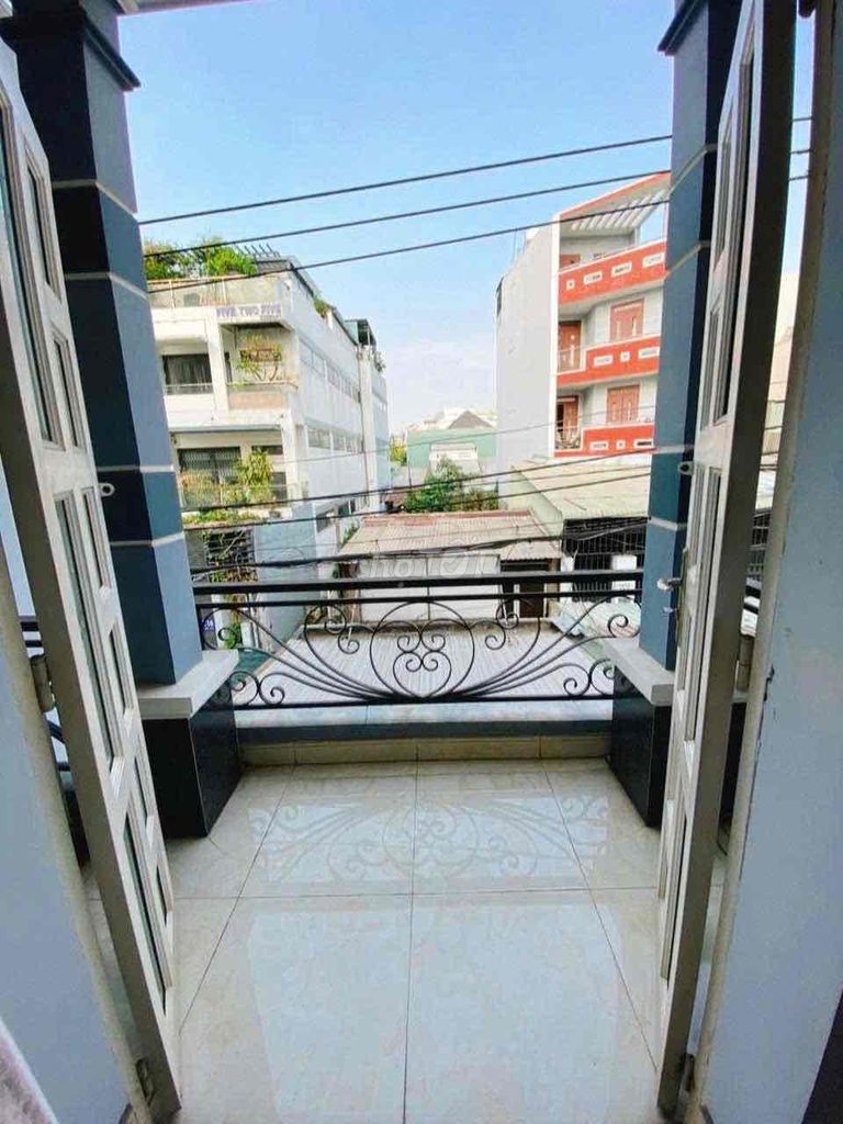 mini flat full of balconies empty empty empty near aeon