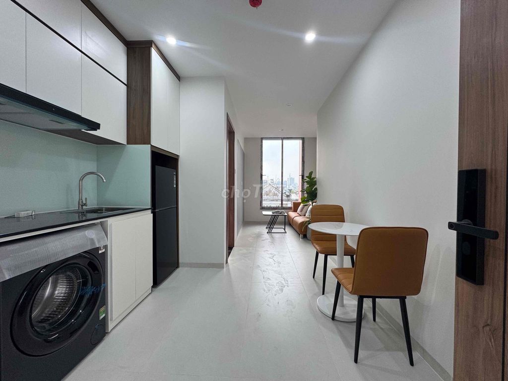 Opens a bedroom like a design apartment like the Amerbith tendt pmhsc building.