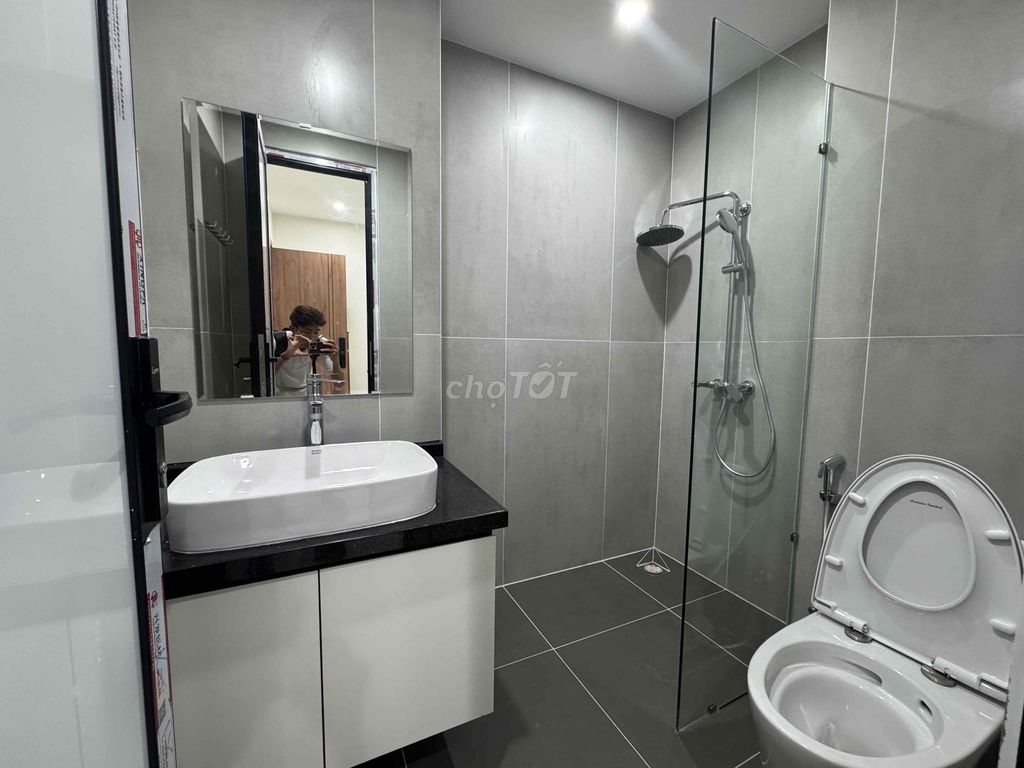 Opens a bedroom like a design apartment like the Amerbith tendt pmhsc building.