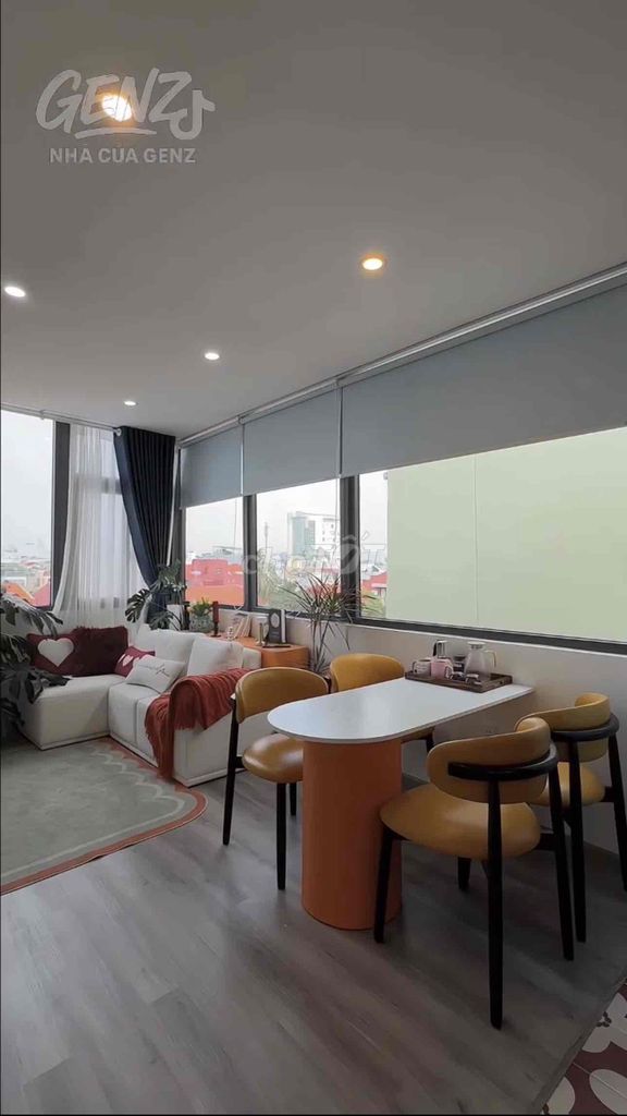 Two bedrooms. Two bathrooms. Full Sư Vạn Hạnh interior.