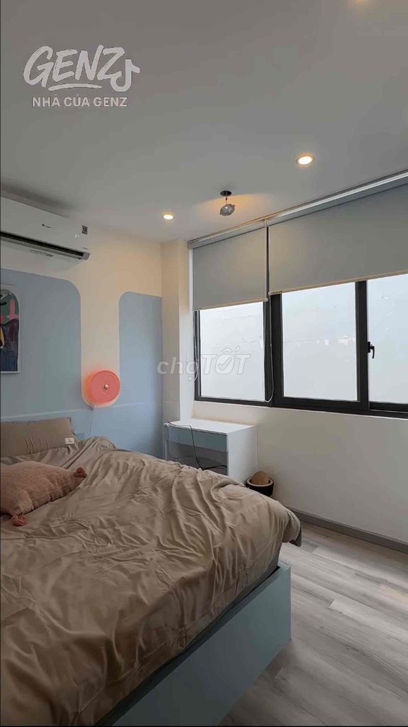 Two bedrooms. Two bathrooms. Full Sư Vạn Hạnh interior.