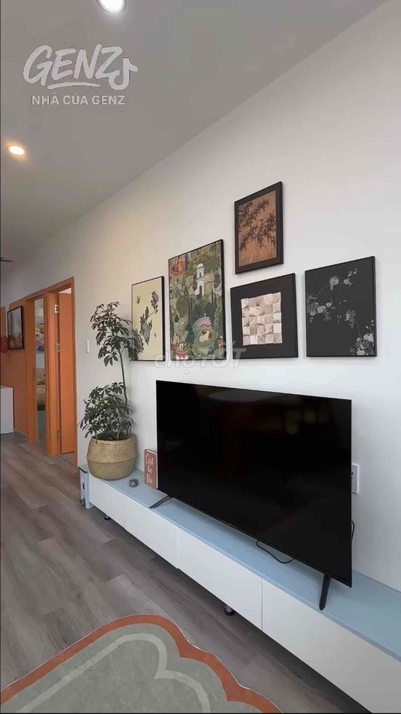 Two bedrooms. Two bathrooms. Full Sư Vạn Hạnh interior.