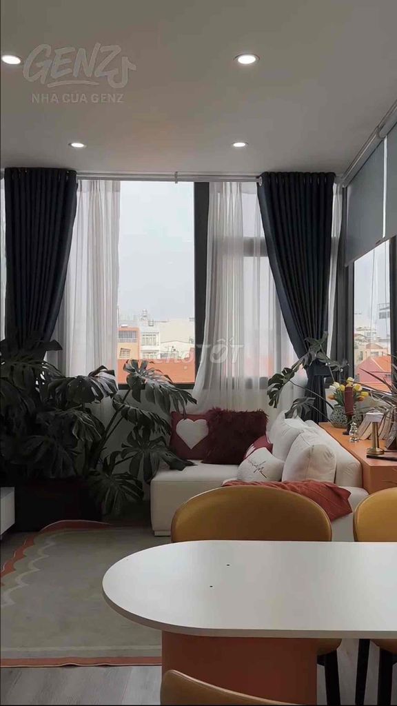 Two bedrooms. Two bathrooms. Full Sư Vạn Hạnh interior.