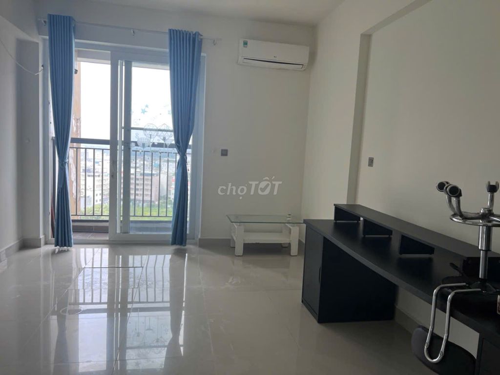 Rent The Park Residence two bedrooms. An 8.5 million toilet.