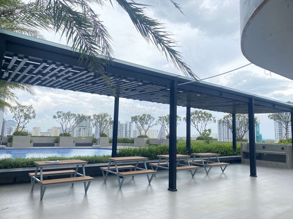 We'll rent the Officetel 28 meters, which has furniture, which costs 9 million a month.