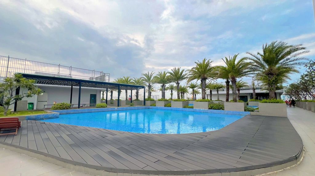 We'll rent the Officetel 28 meters, which has furniture, which costs 9 million a month.