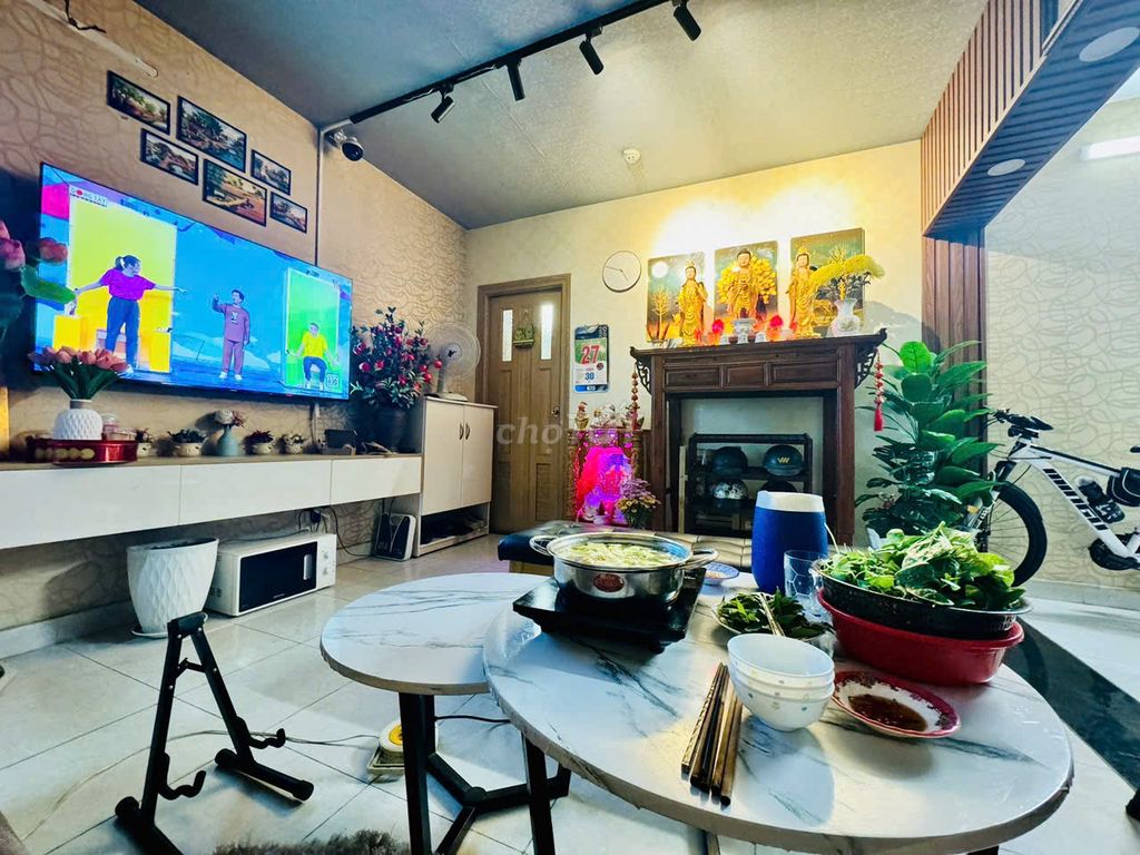 Rent an Xi Grand Court apartment, District 10. area. 50 meters per bedroom.