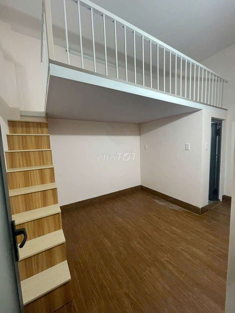 The newly built boarding room, full interior, right on the move