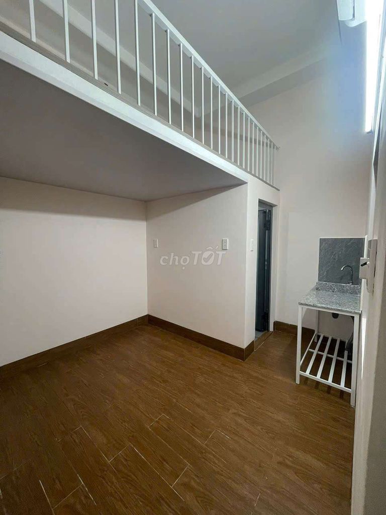 The newly built boarding room, full interior, right on the move