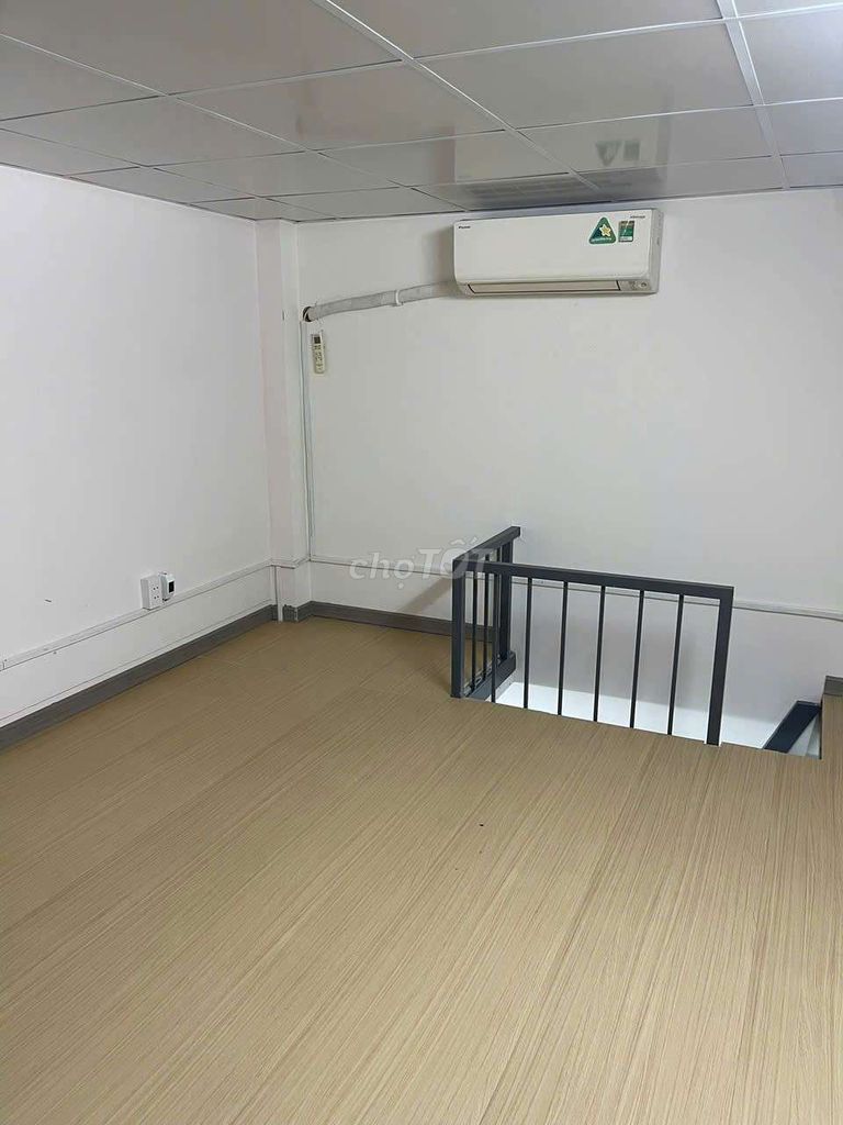 The newly built boarding room, full interior, right on the move