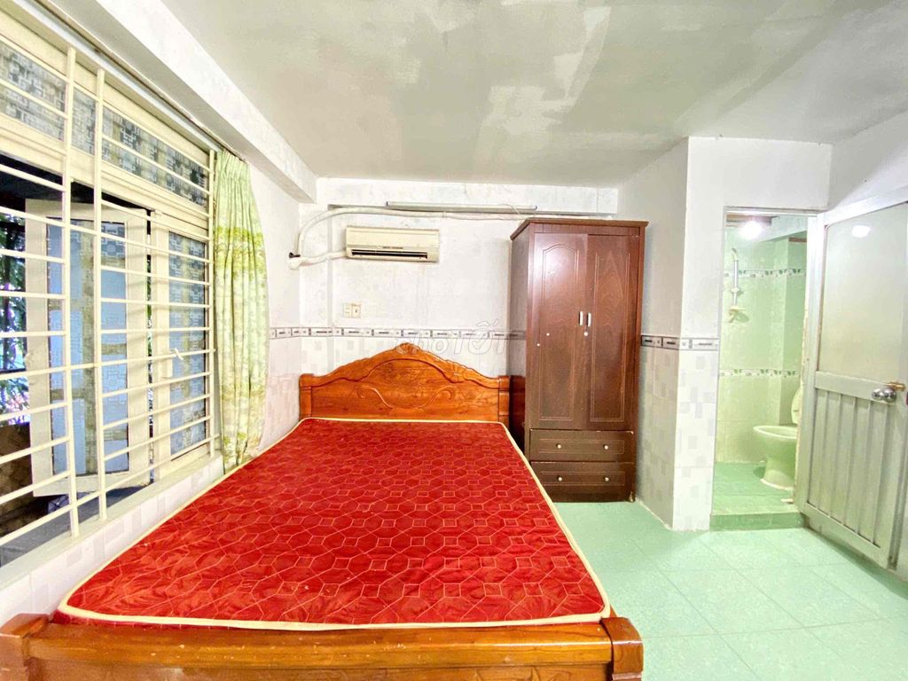 Full furniture room, at Lê Văn Thọ, 2.8 million.