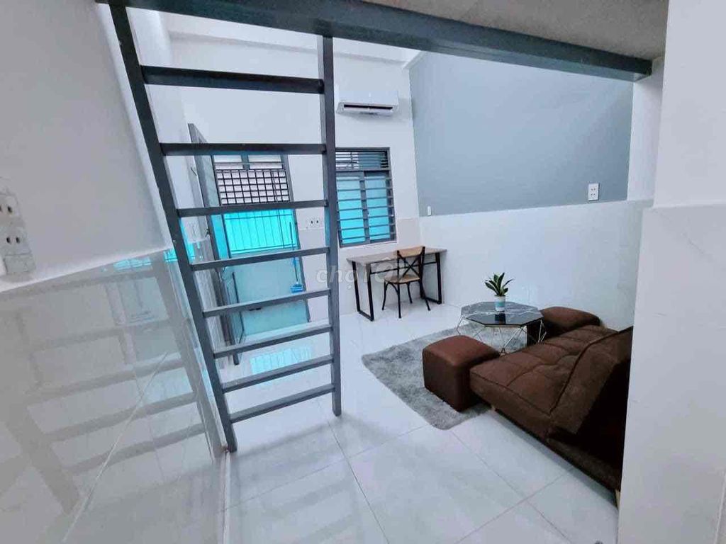 Second District students' hotel room.