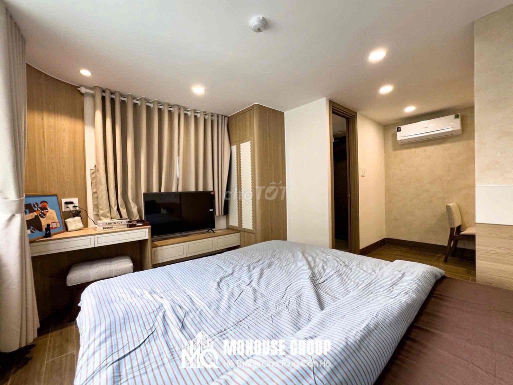 Rent an apartment full of Nguyễn Phúc Nguyên Street furniture.