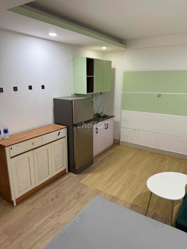 Rooms, near the 30th.