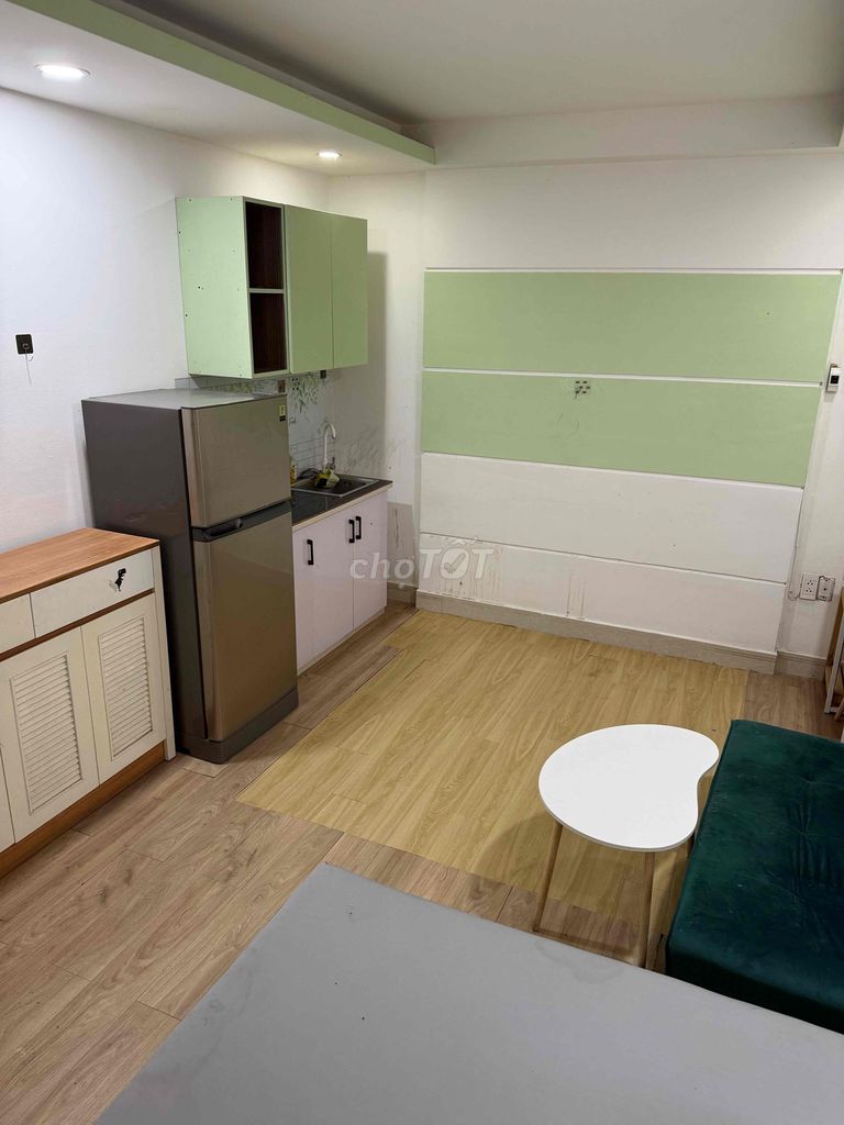 Rooms, near the 30th.