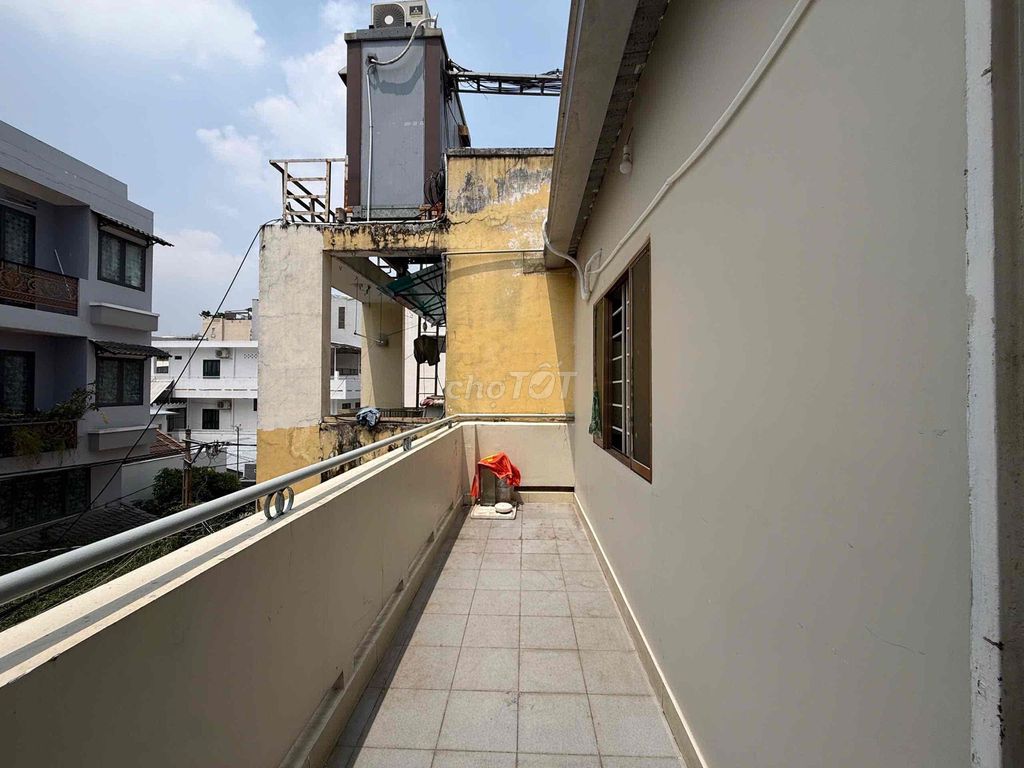 2 bedrooms Bancol - only for women rent - 50 meters wide