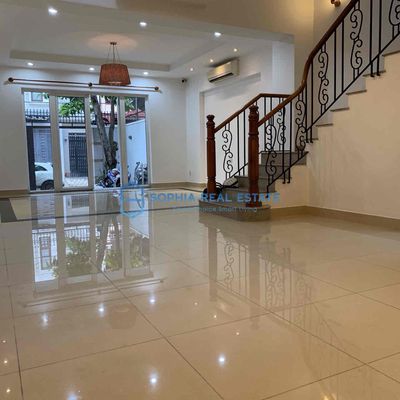 Hot! Thảo Điền wide yard 3 rooms + open yard