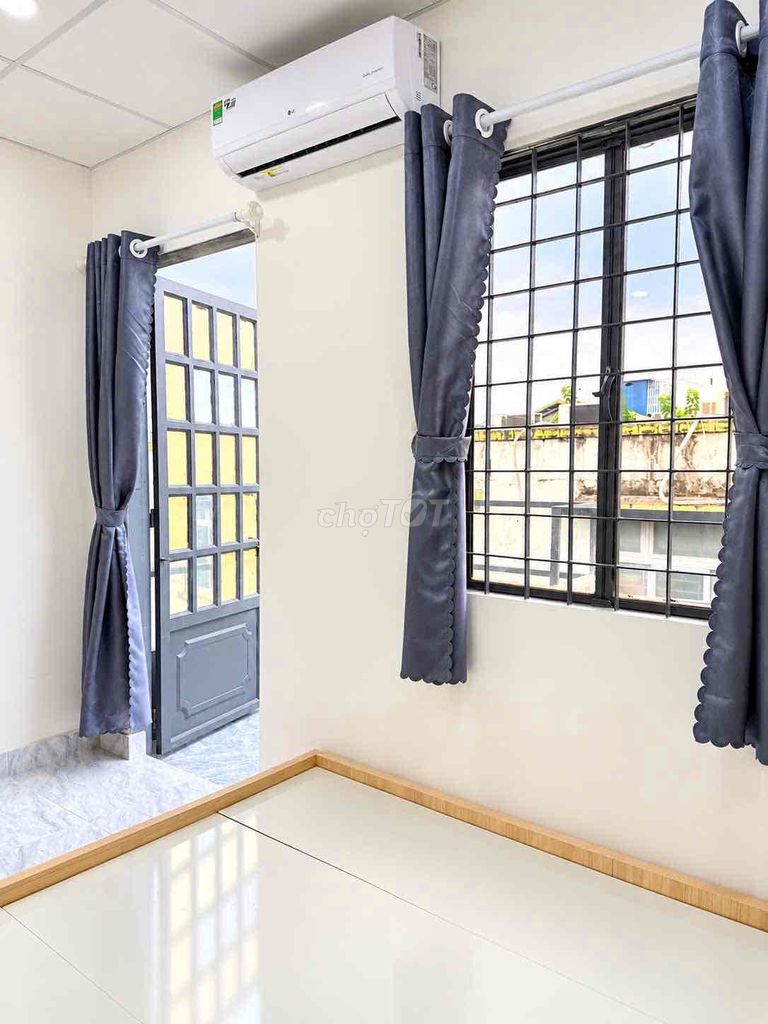 The studio's just opened cheaply near the University of Love, five Gò Vấp fall.