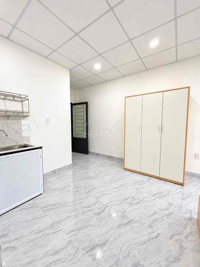 The studio's just opened cheaply near the University of Love, five Gò Vấp fall.