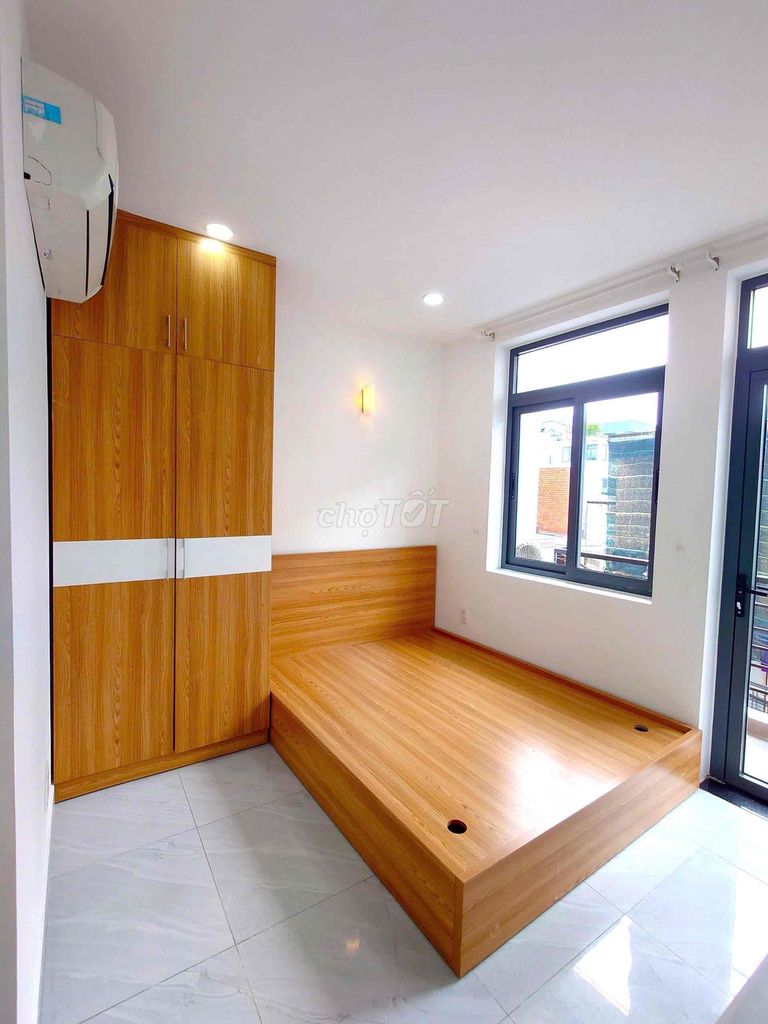 - Three bedrooms - three bathrooms - Three floors - 15 million.