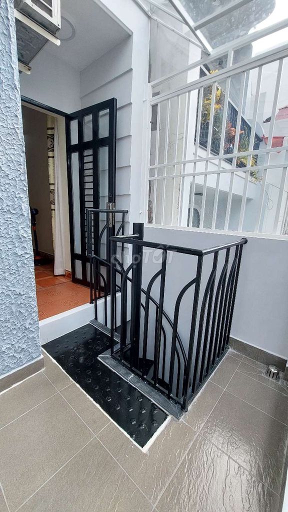 Rent the entire room on a private exit. (Only for women hires)