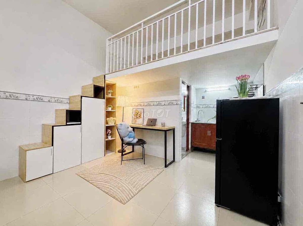 The room is near Tan Son Nhut