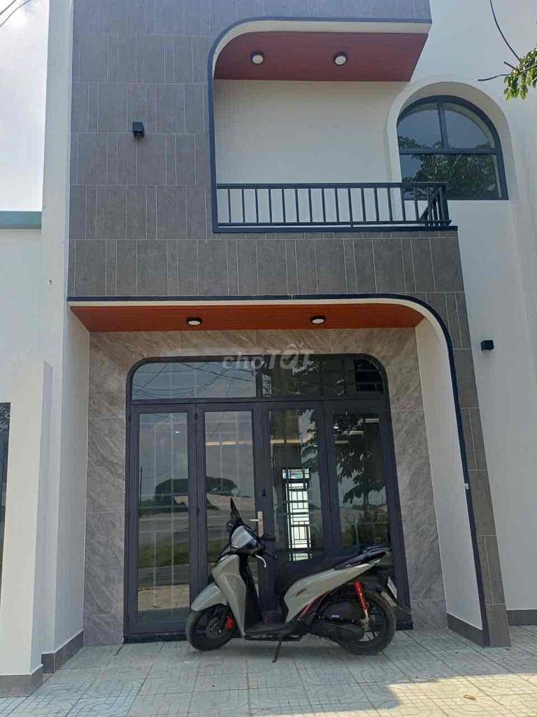 Rent a new house 100% of 8 million - 2 bedrooms - truck road - parking lot