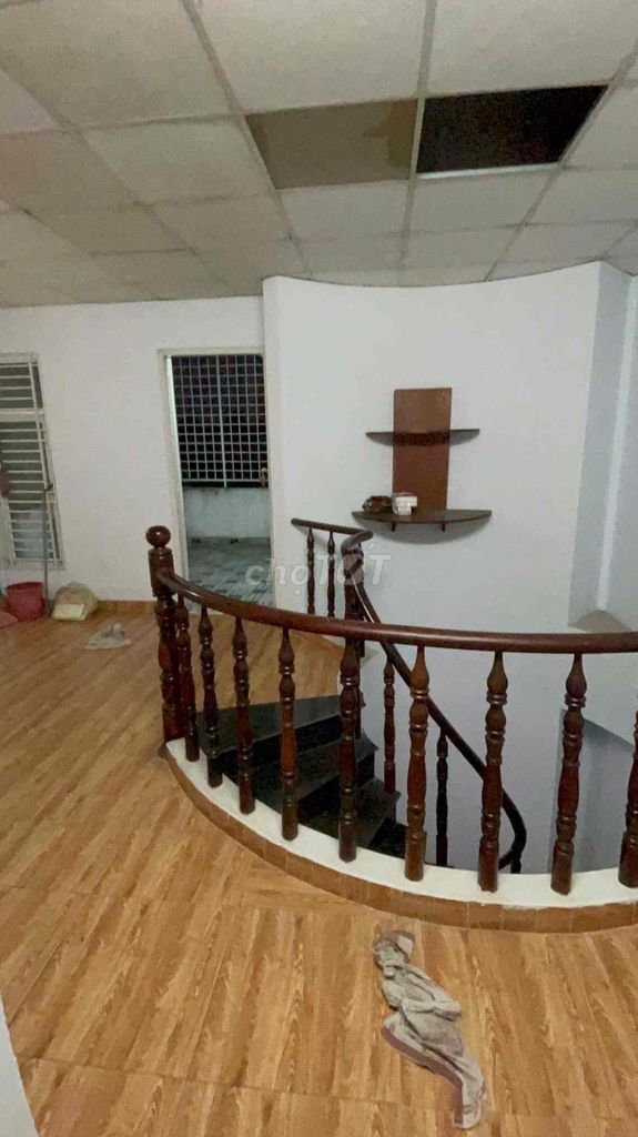 Rent a traffic alley 4th floor - fix 9 P.P. 3 t1