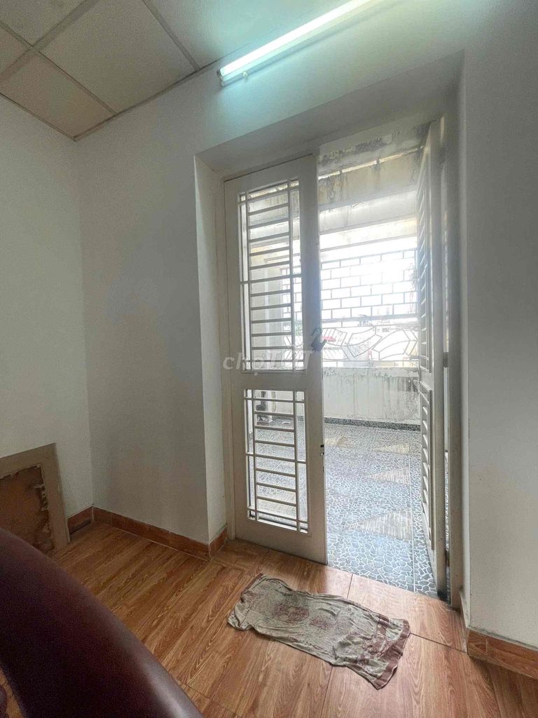Rent a traffic alley 4th floor - fix 9 P.P. 3 t1