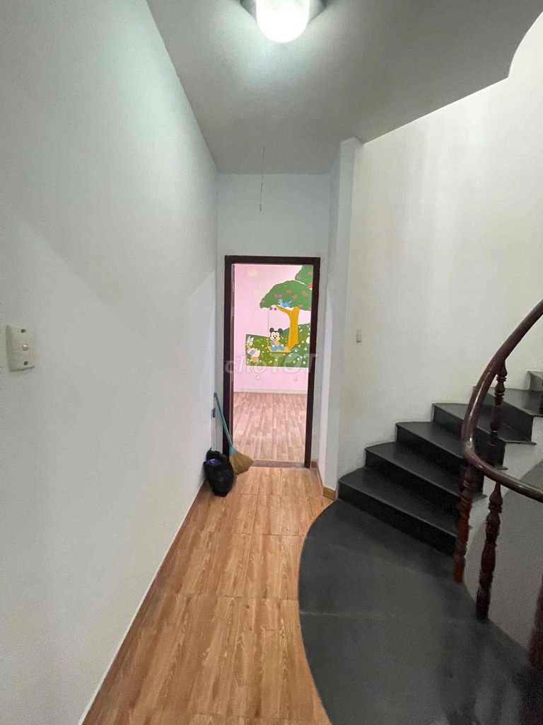 Rent a traffic alley 4th floor - fix 9 P.P. 3 t1