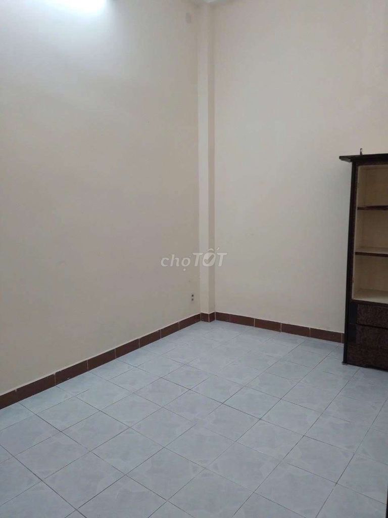 Rent 4 x17 meters, set up 3rd floor Lê Đức Thọ 01707 Gò Vấp 10 million a month.