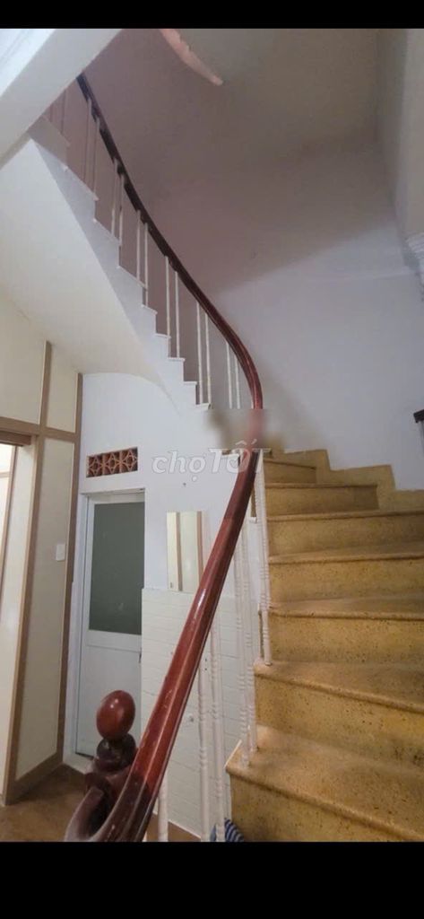 Rent one Trường Chinh, 017 12, Q. Tân Bình, 30 million.