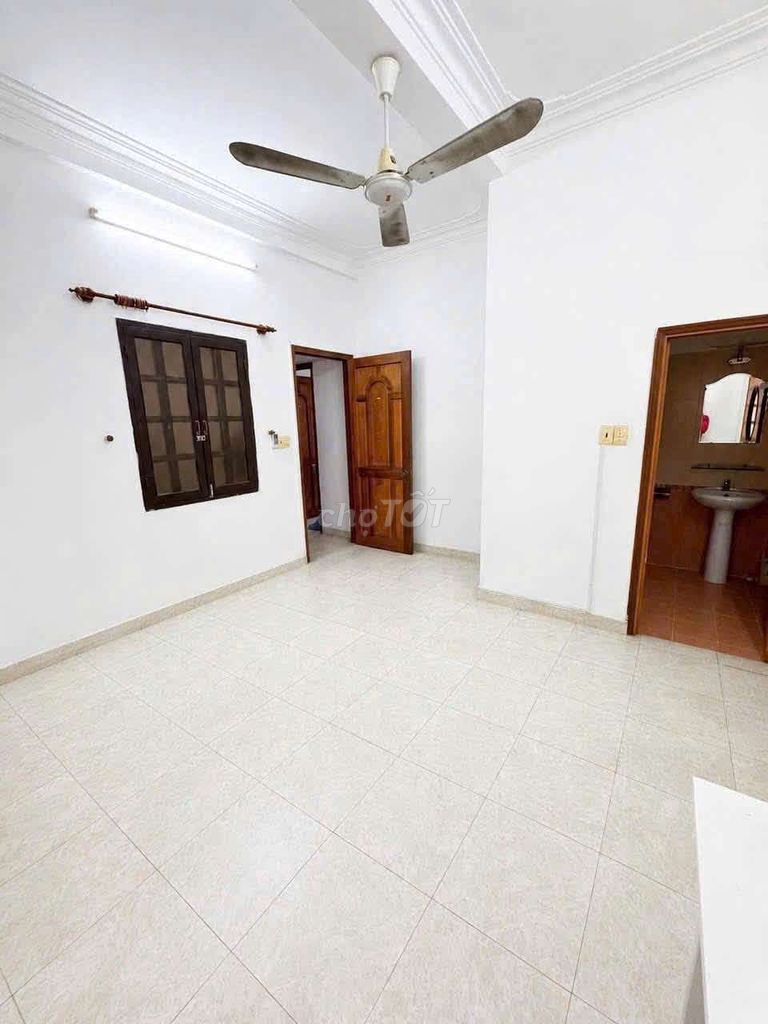 Rent one Nguyễn Trọng Lội 5 bedroom for 25 million.
