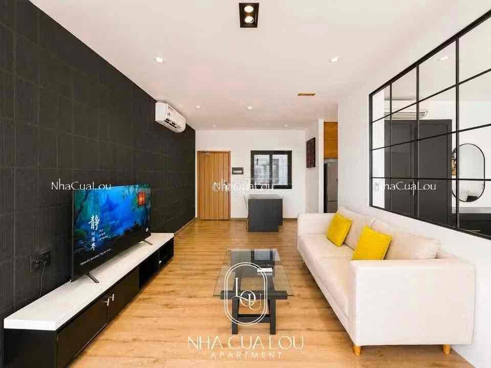 The apartment is a big balconies bedroom. Full Võ Văn Tần District 3.