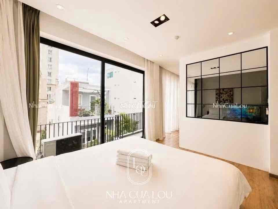 The apartment is a big balconies bedroom. Full Võ Văn Tần District 3.