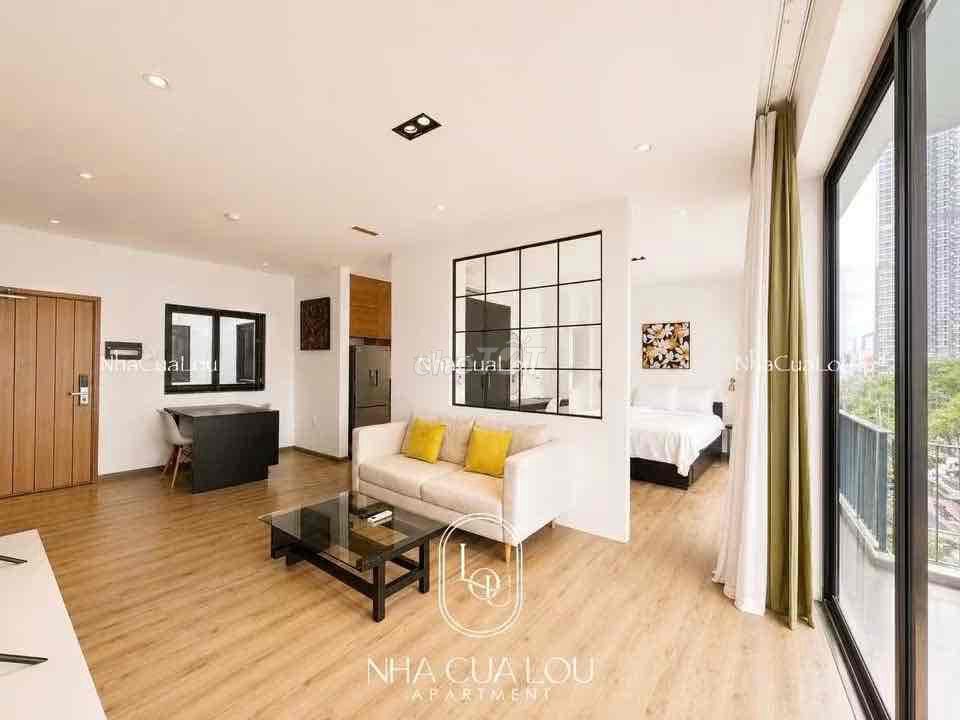 The apartment is a big balconies bedroom. Full Võ Văn Tần District 3.