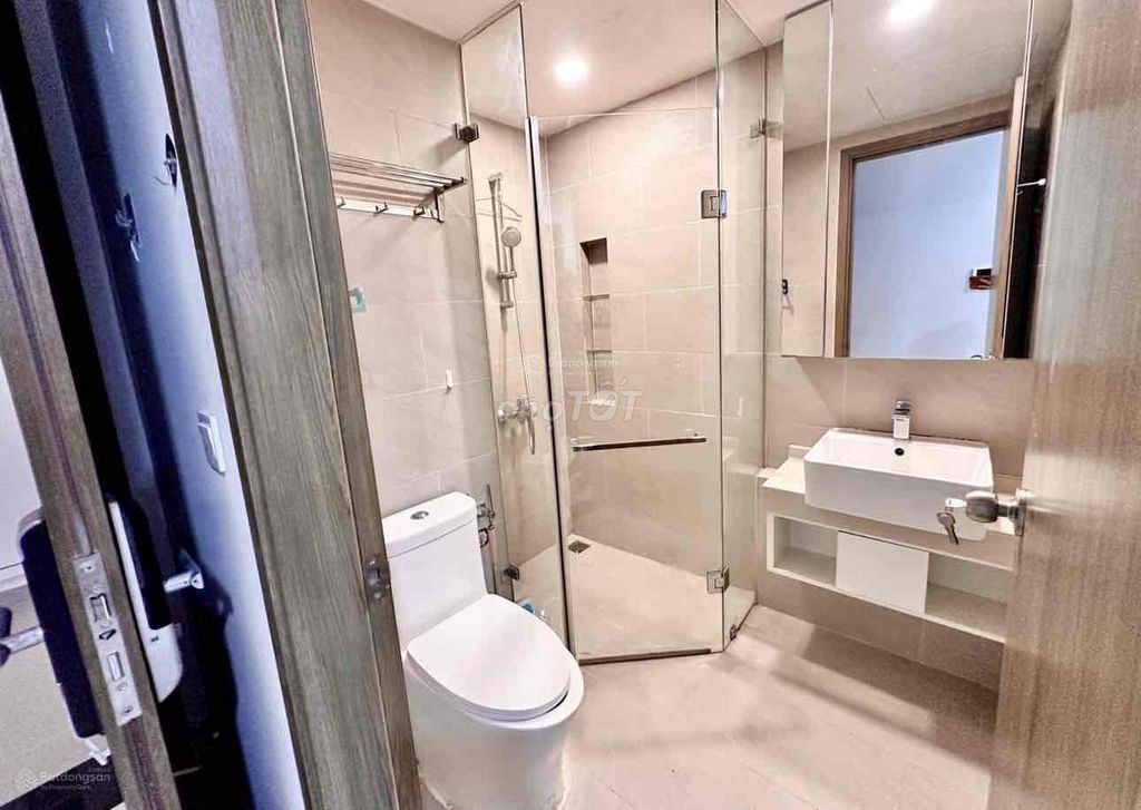 Rent River Panorama. Two bedrooms, two high-level bathrooms.