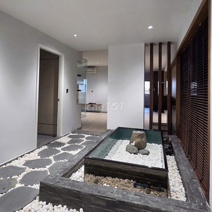 Rent an apartment at the corner corner corner corner 368 m2