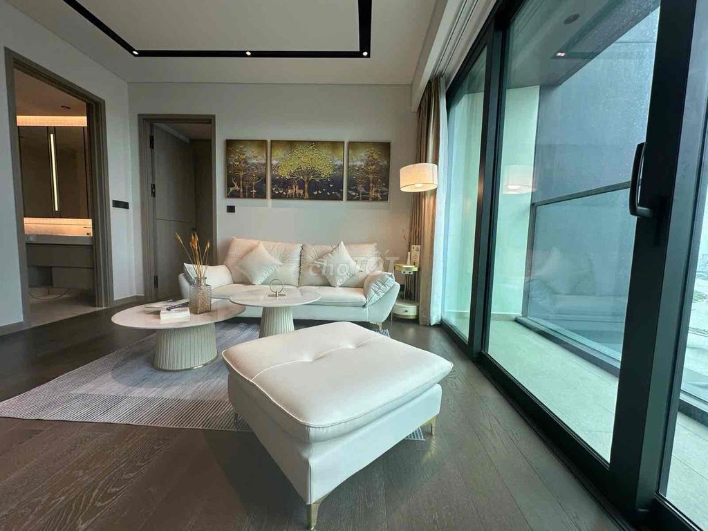 The price of a grandmarinasg bedroom 35 million a month, right in.