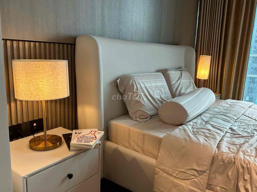 The price of a grandmarinasg bedroom 35 million a month, right in.