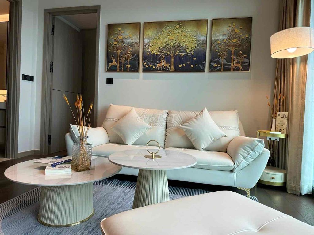 The price of a grandmarinasg bedroom 35 million a month, right in.