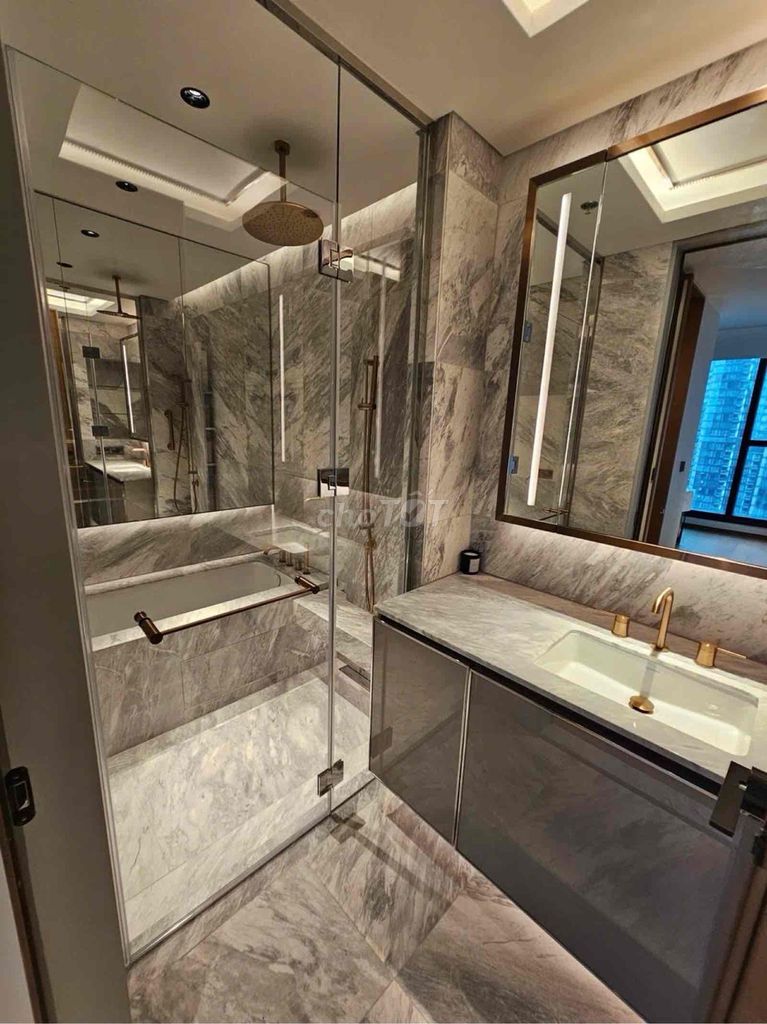 The price of a grandmarinasg bedroom 35 million a month, right in.