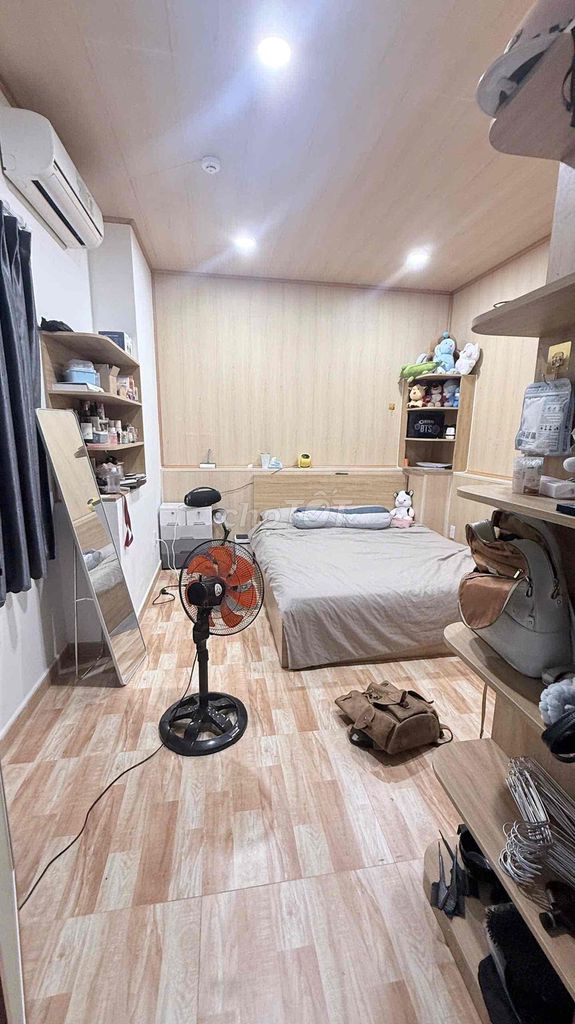Room service-one bedroom, new living room.