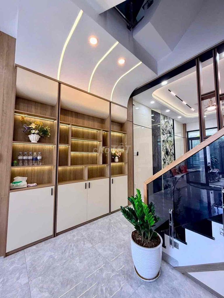 Four bedrooms for 10 million.